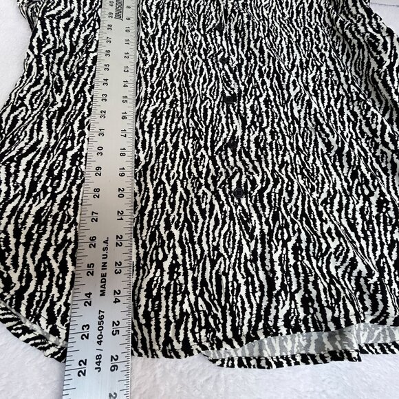 Alexander Jordan Womens Zebra Print Button-Up Shirt Large Rayon Black/White New - Picture 7 of 7